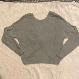 Hollister Women's Light Gray Crew Neck Sweater